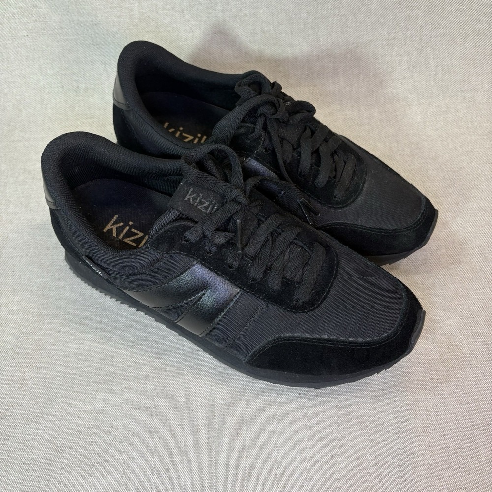 Kizik Women's Black Athletic Sneakers - Slip-On Lace Comfort